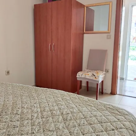 Neda Apartment Pakostane